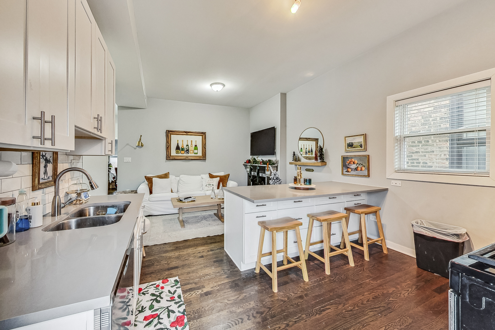 2106 N BISSELL Street