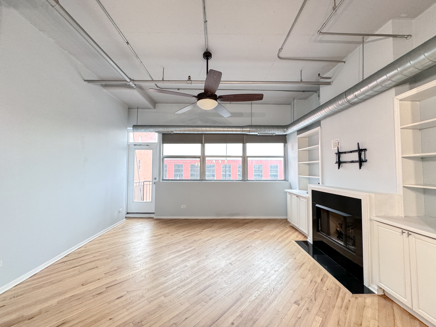 500 S Clinton Street Unit: 422