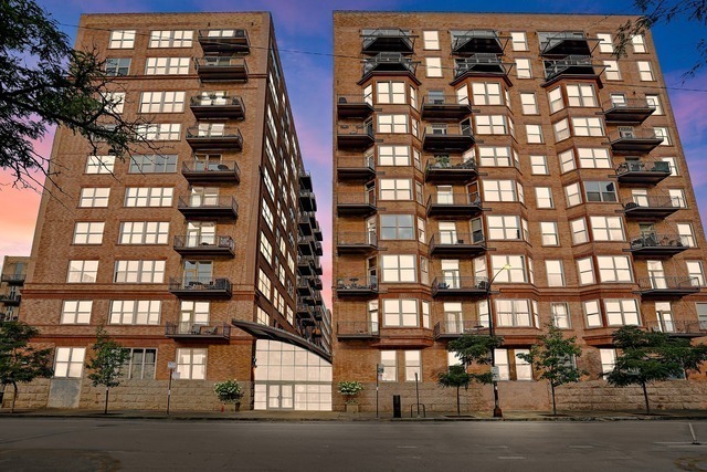 500 S Clinton Street Unit: 422
