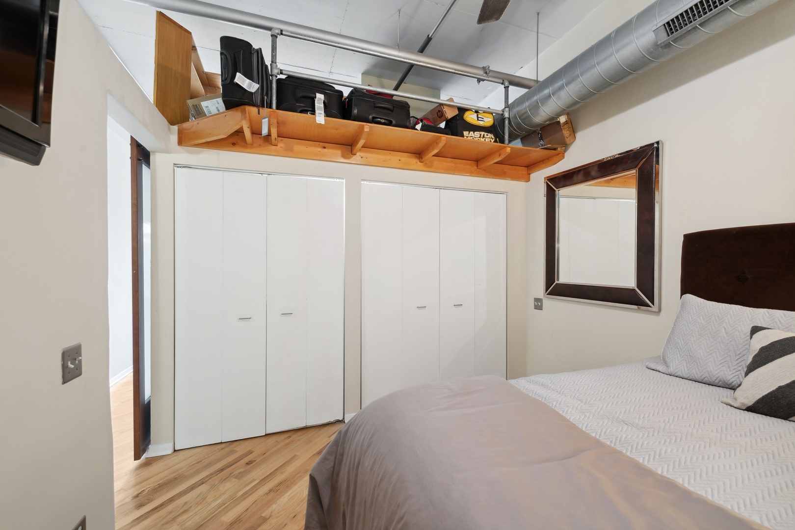 500 S Clinton Street Unit: 422