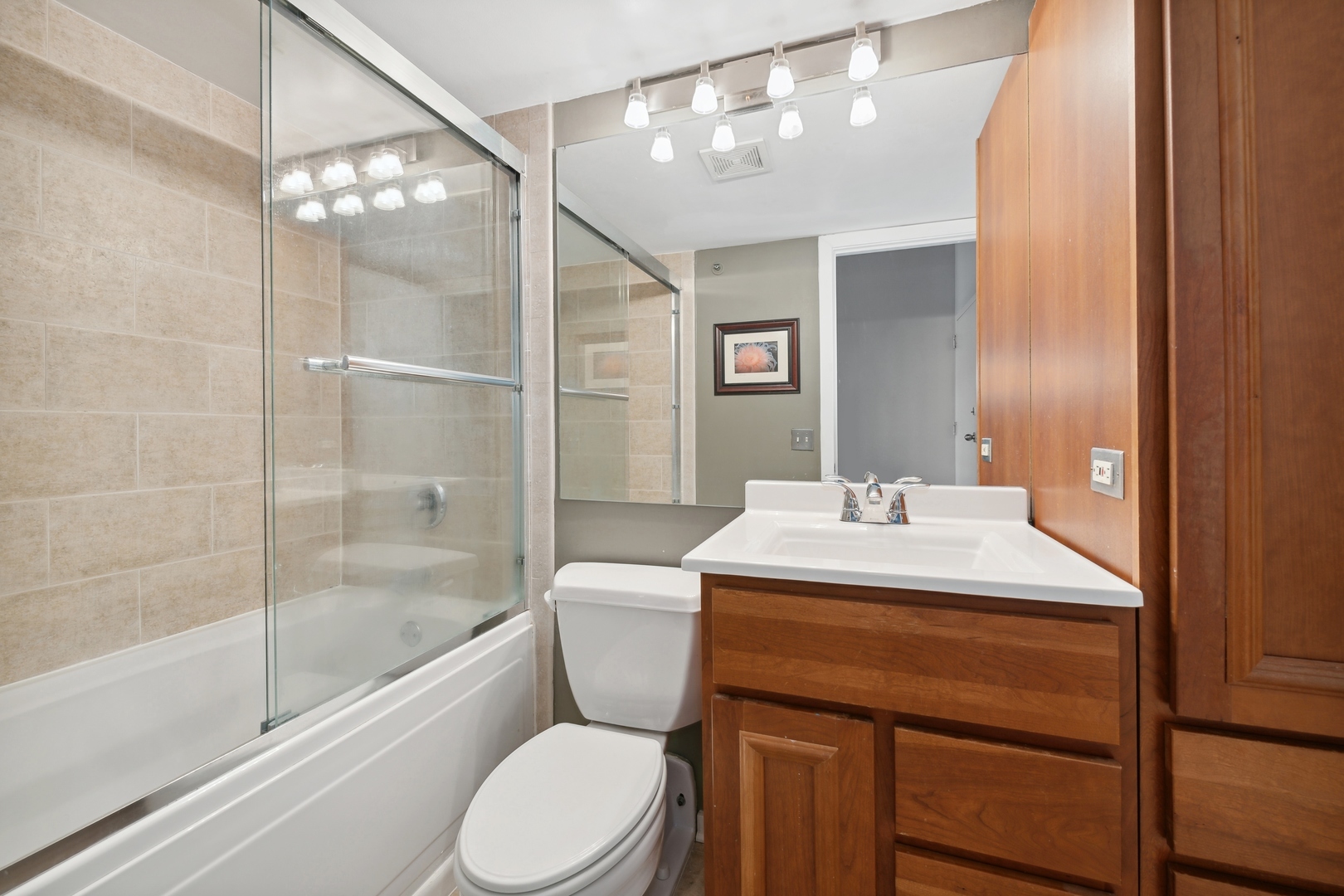 500 S Clinton Street Unit: 422
