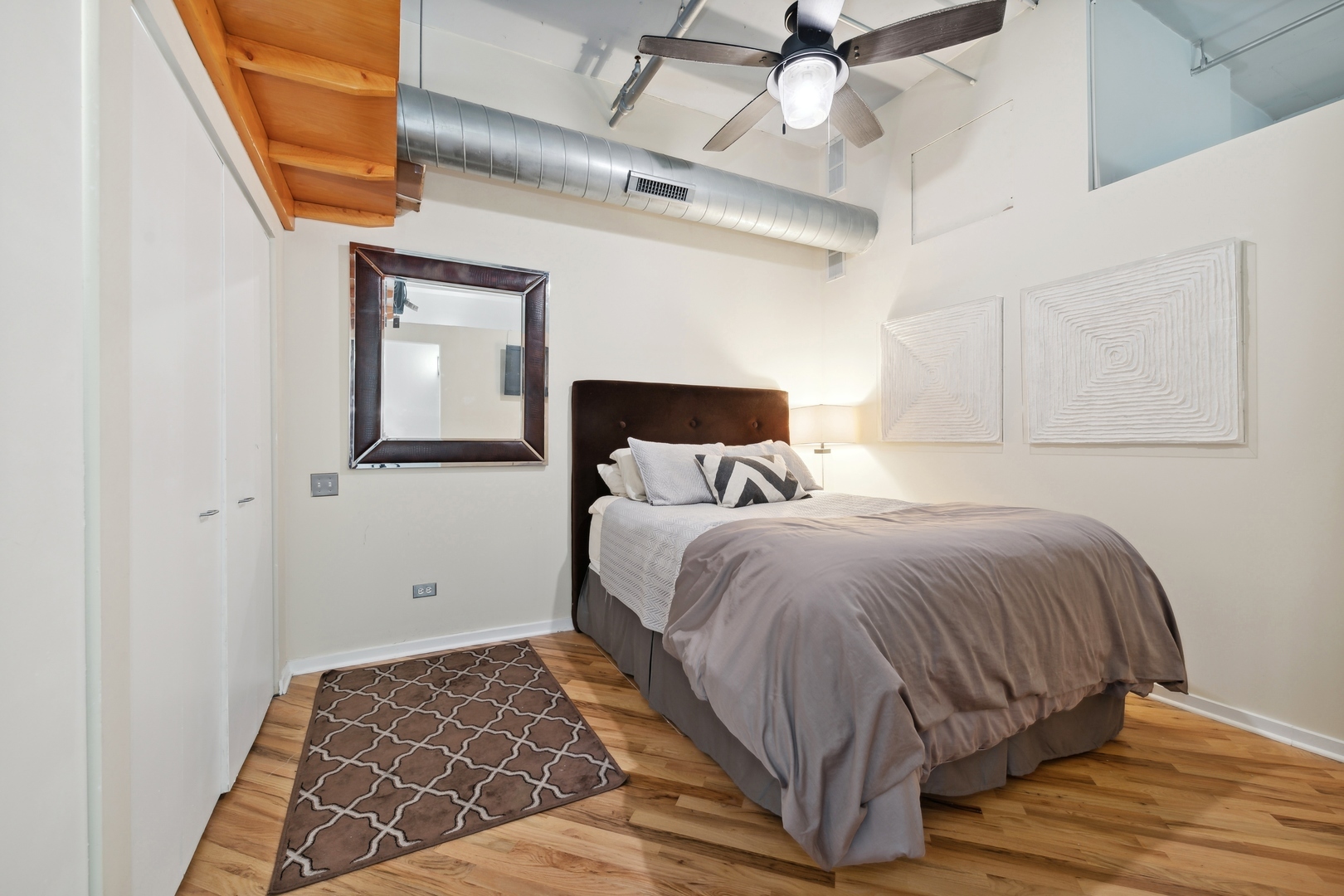 500 S Clinton Street Unit: 422