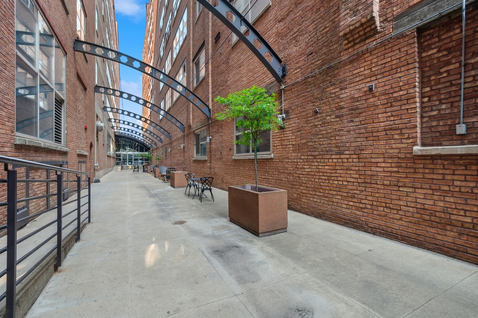 500 S Clinton Street Unit: 422
