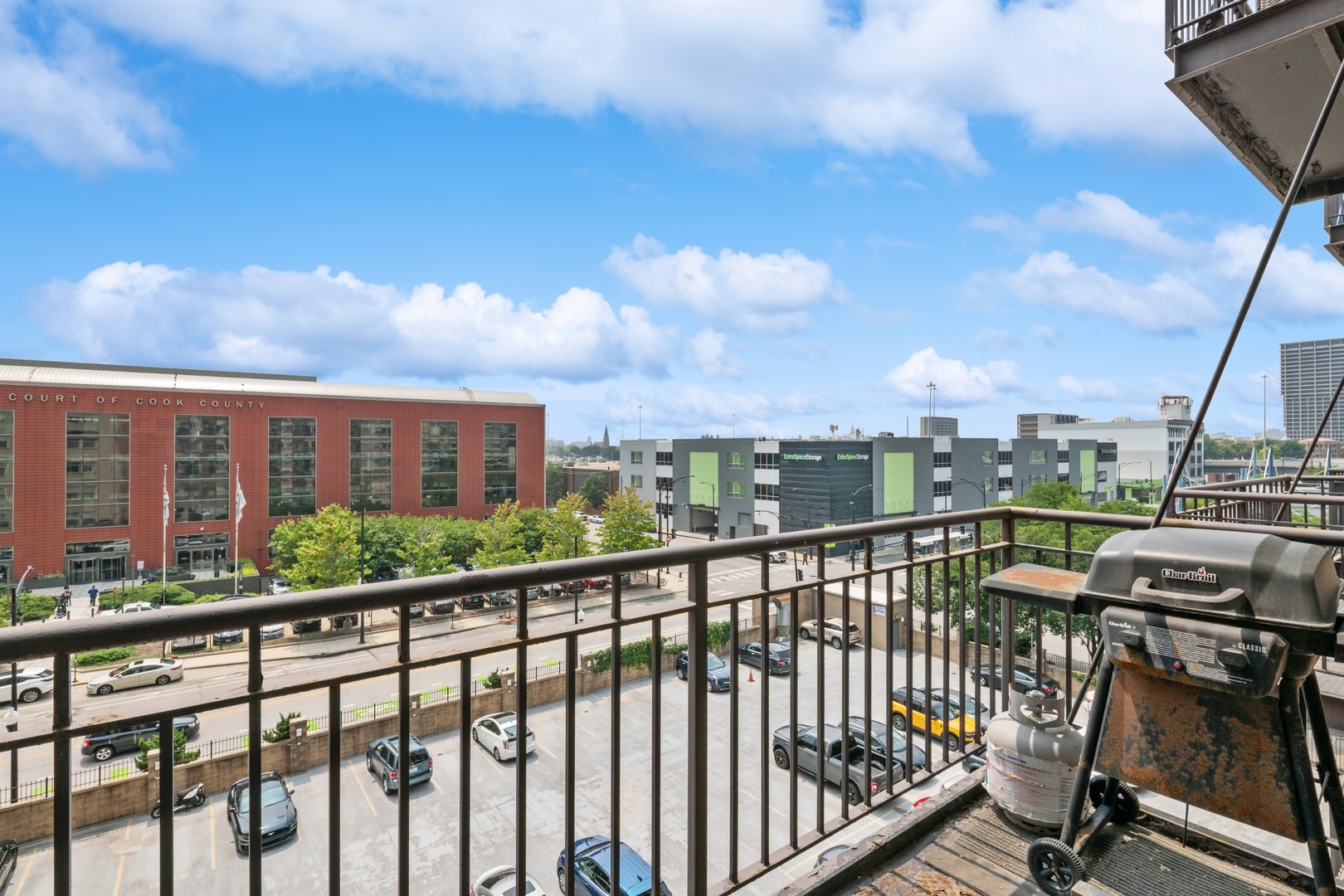 500 S Clinton Street Unit: 422