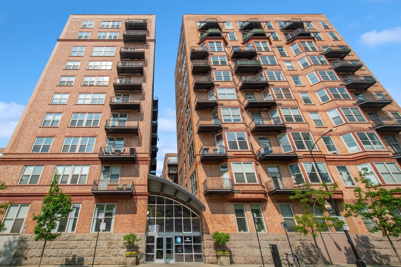 500 S Clinton Street Unit: 422