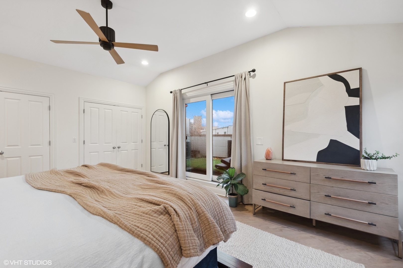 1225 N Paulina Street Unit: 3S