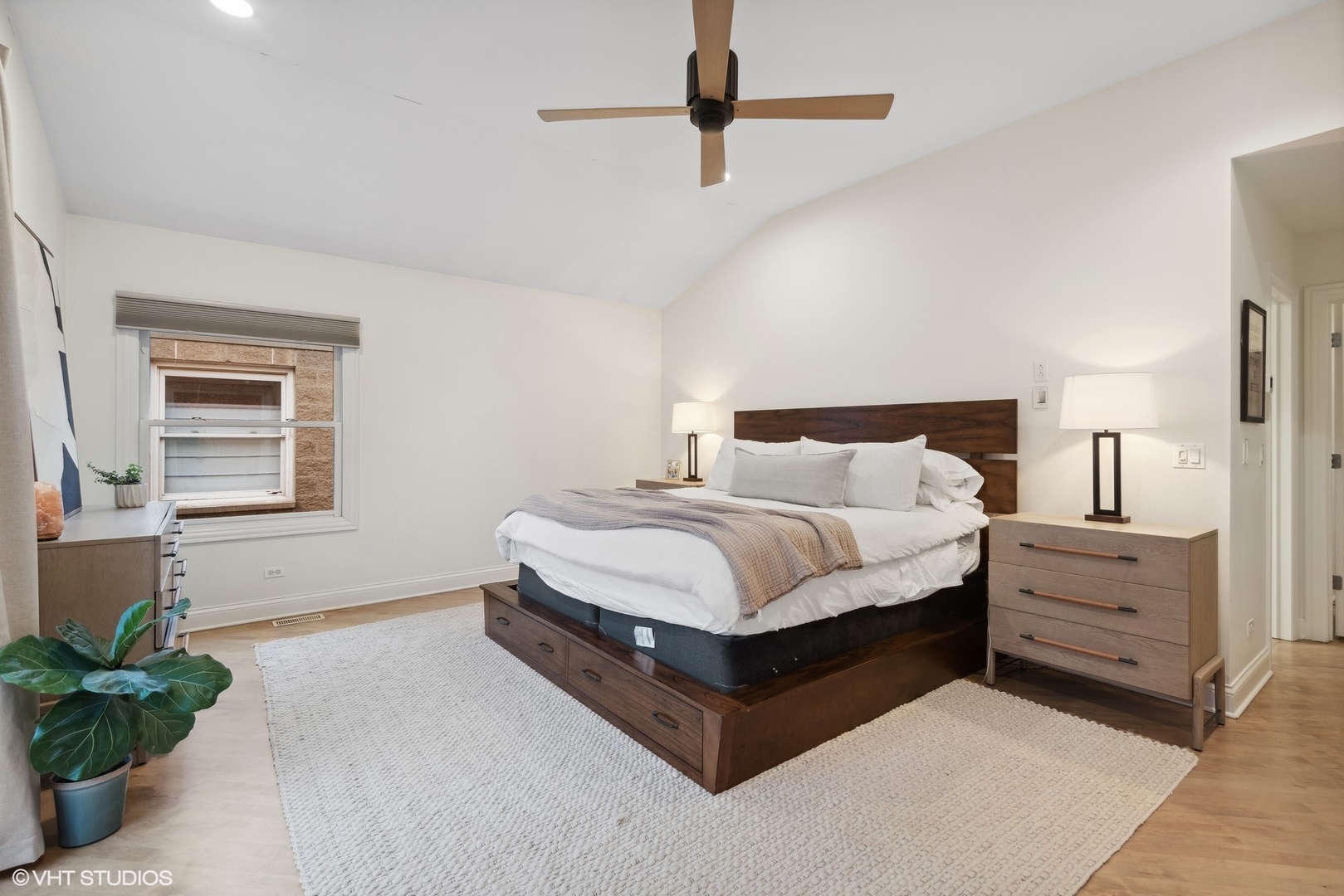 1225 N Paulina Street Unit: 3S