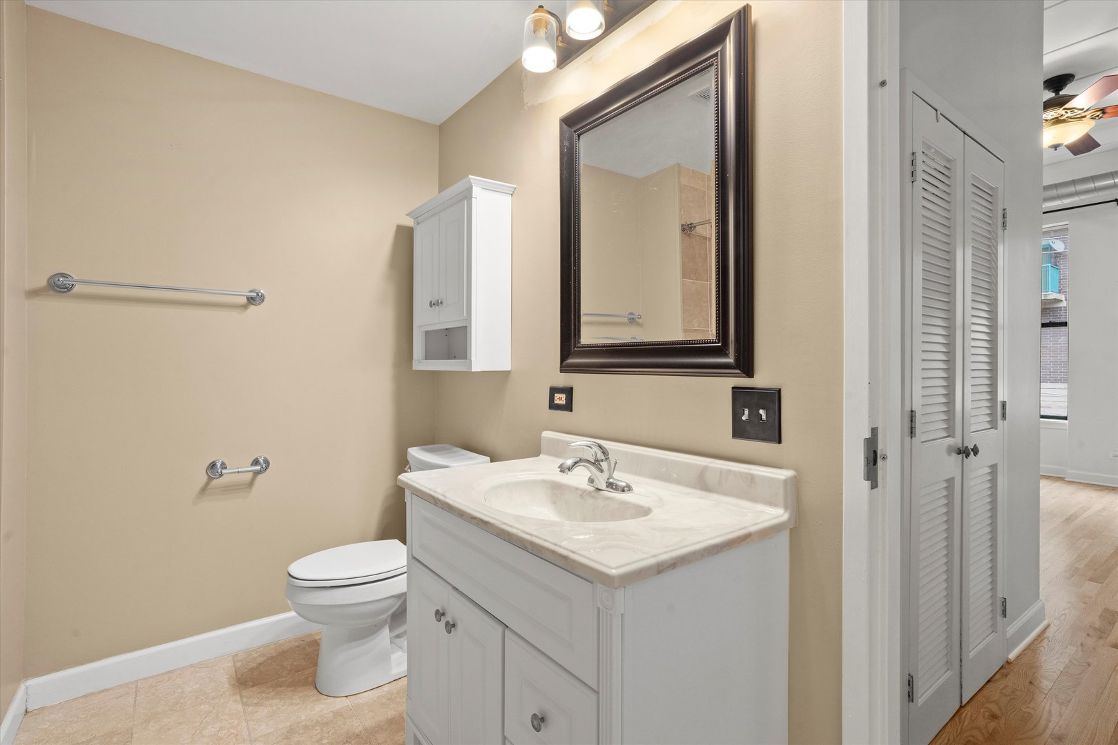 936 W MADISON Street Unit: 3B