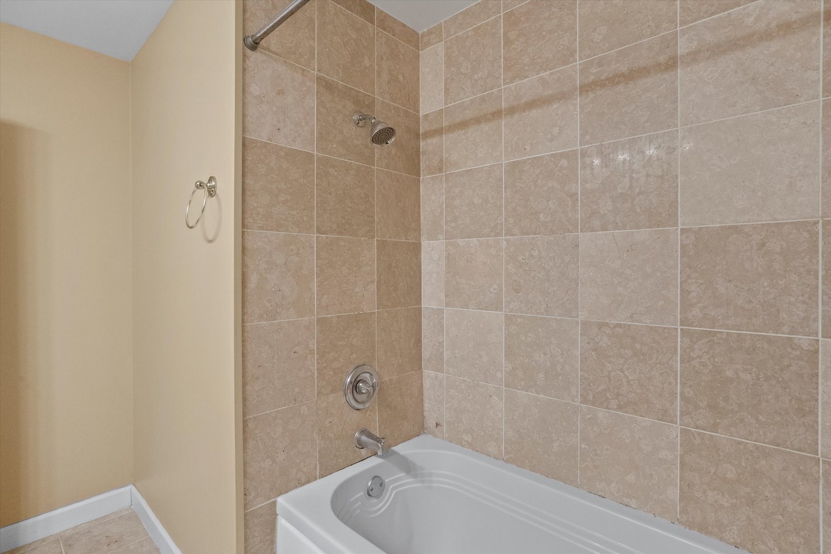 936 W MADISON Street Unit: 3B