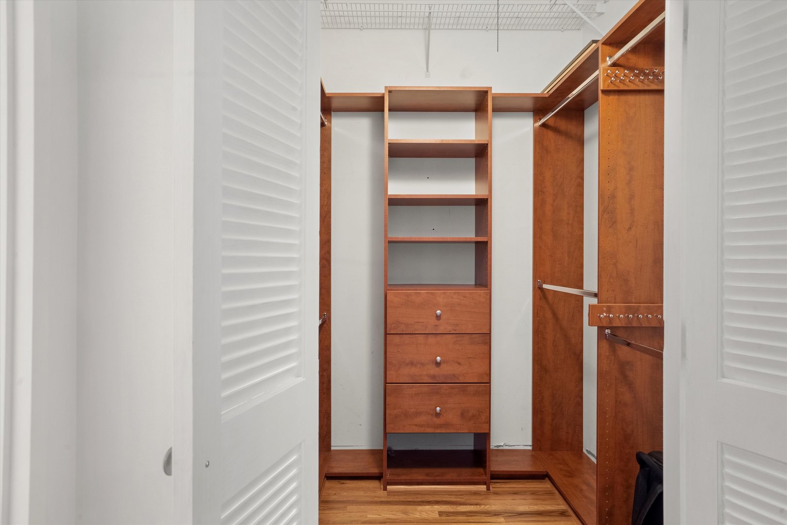 936 W MADISON Street Unit: 3B