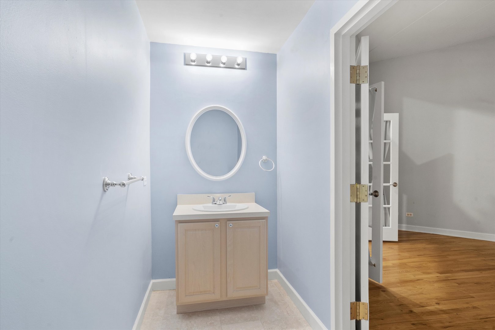 936 W MADISON Street Unit: 3B