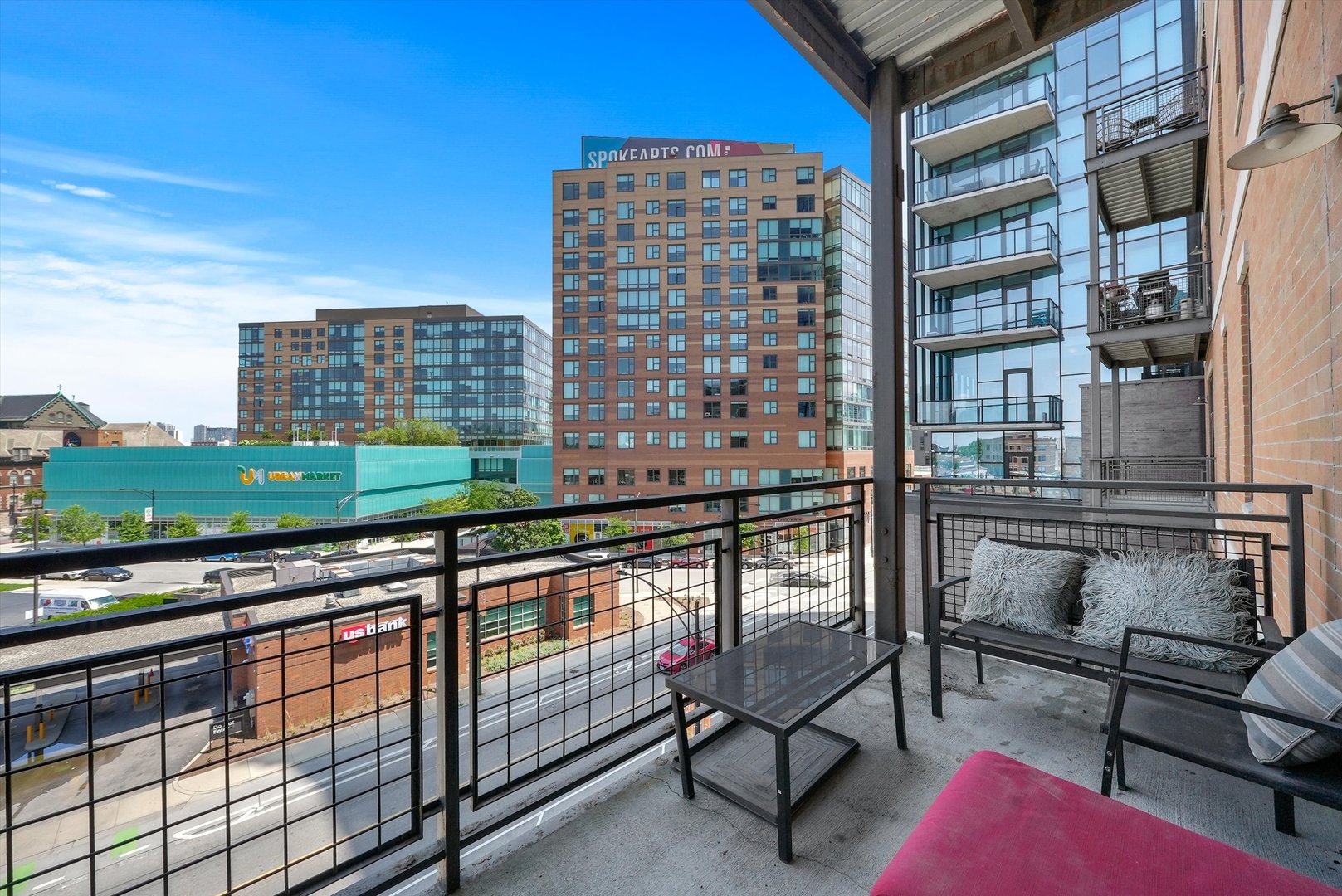 725 N Aberdeen Street Unit: 402
