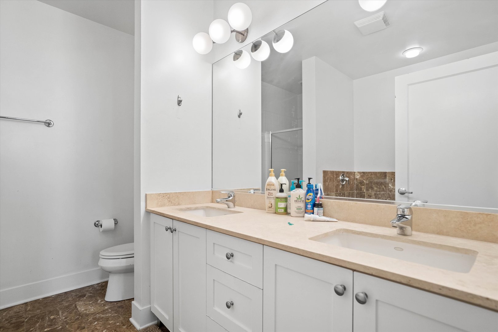725 N Aberdeen Street Unit: 402