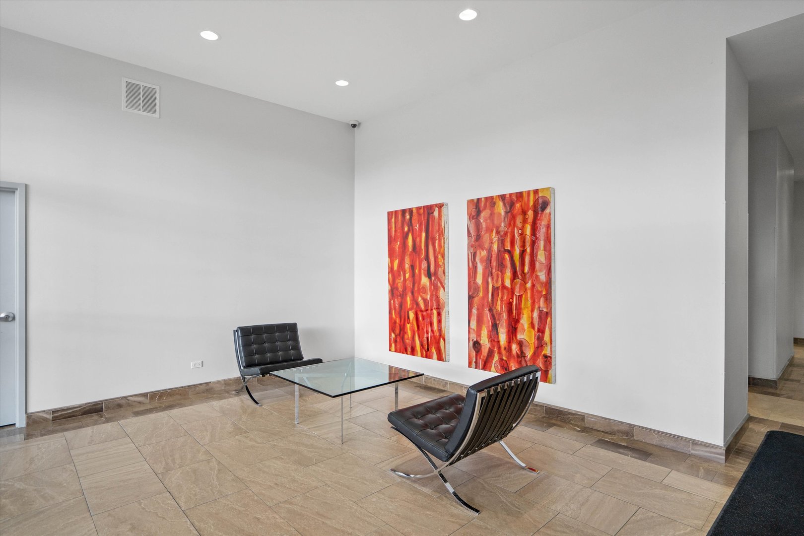 725 N Aberdeen Street Unit: 402