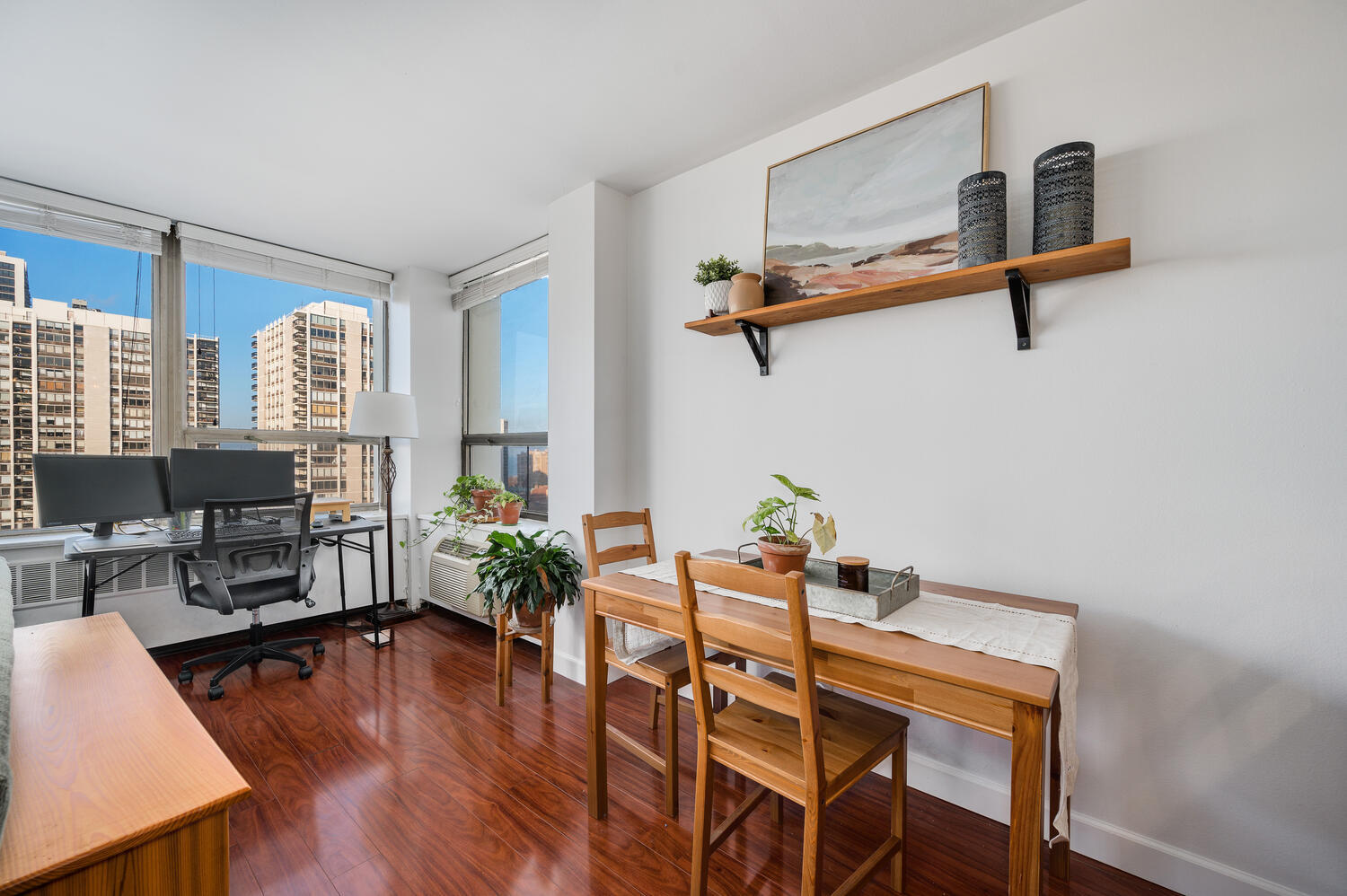 1360 N Sandburg Terrace Unit: 1908C