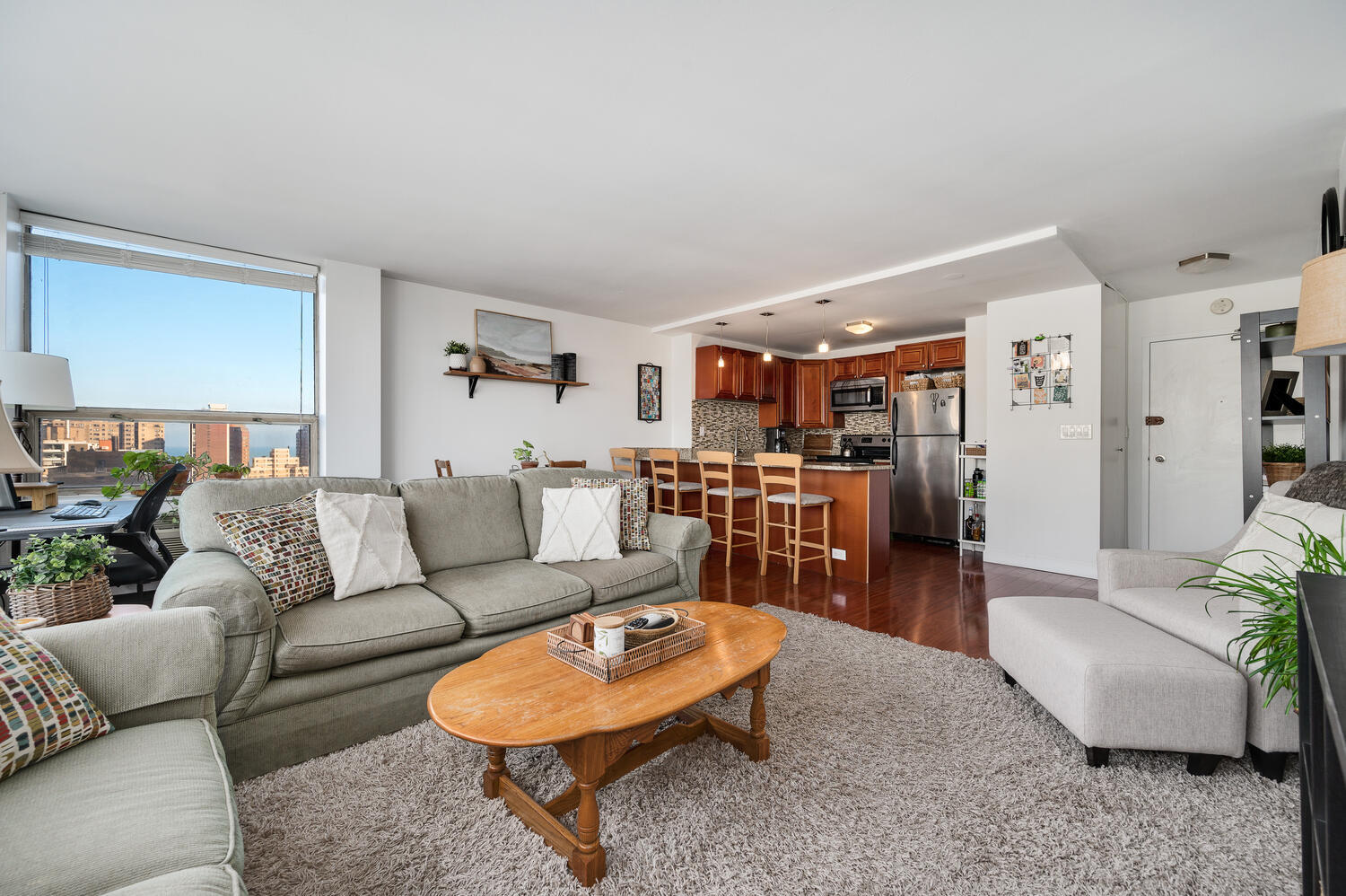 1360 N Sandburg Terrace Unit: 1908C