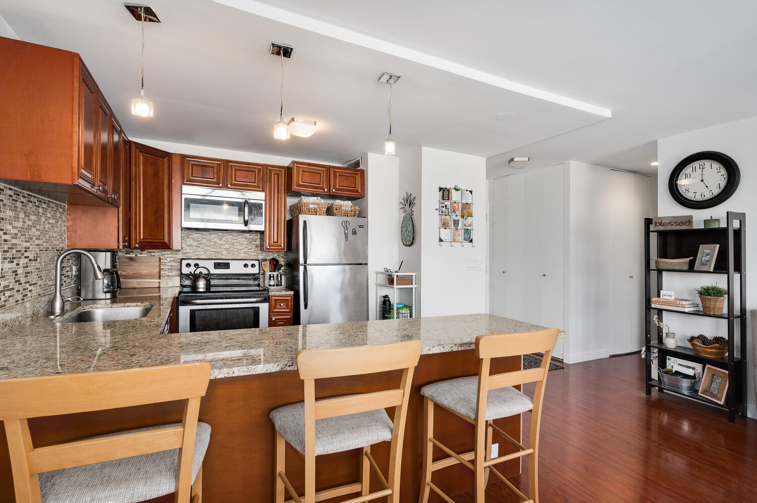 1360 N Sandburg Terrace Unit: 1908C