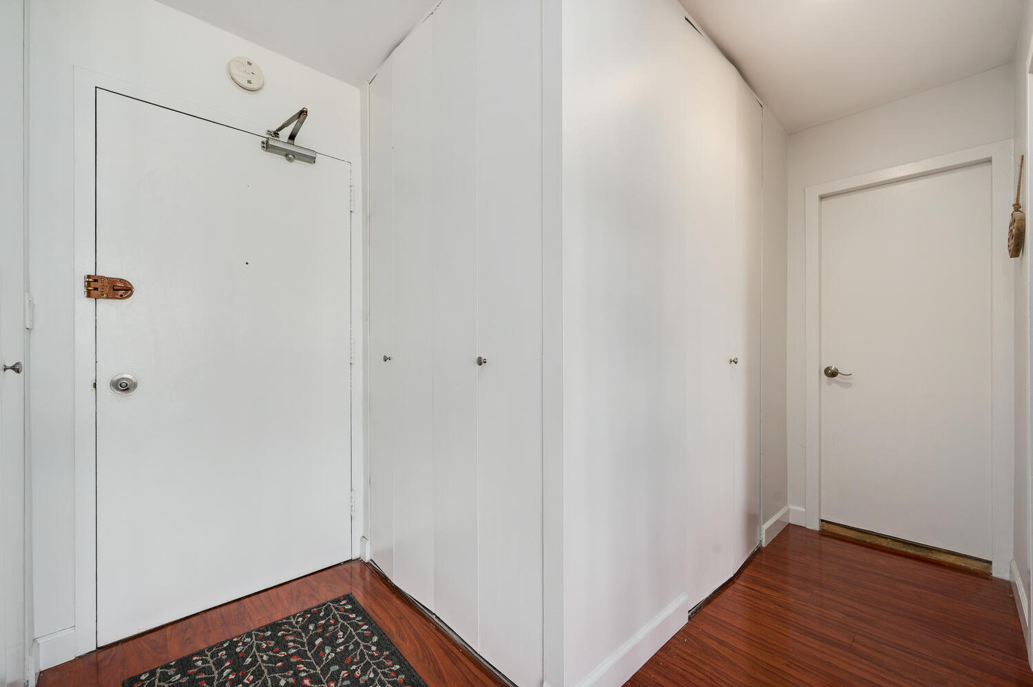 1360 N Sandburg Terrace Unit: 1908C
