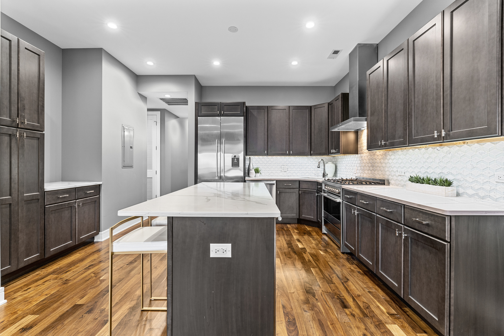 2618 W Fullerton Avenue Unit: 3D