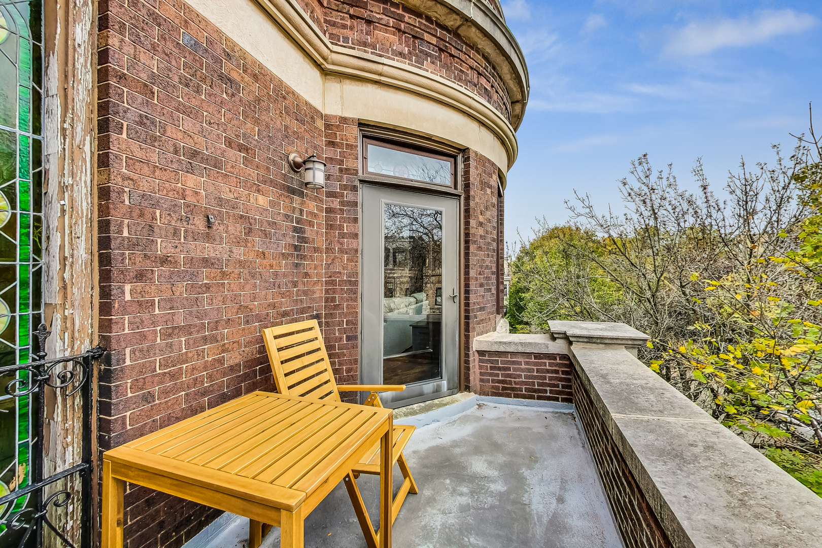 817 W George Street Unit: 3W