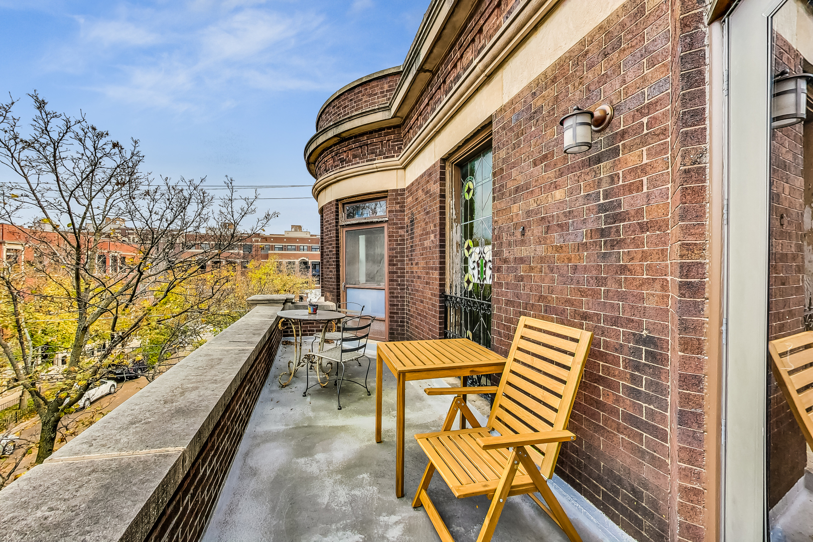 817 W George Street Unit: 3W