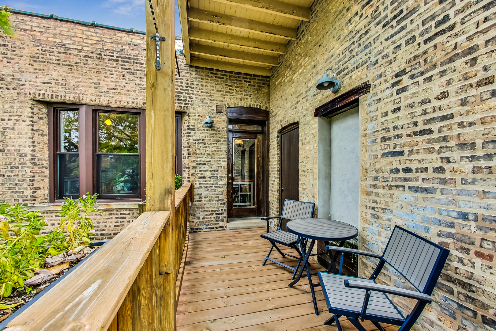 817 W George Street Unit: 3W