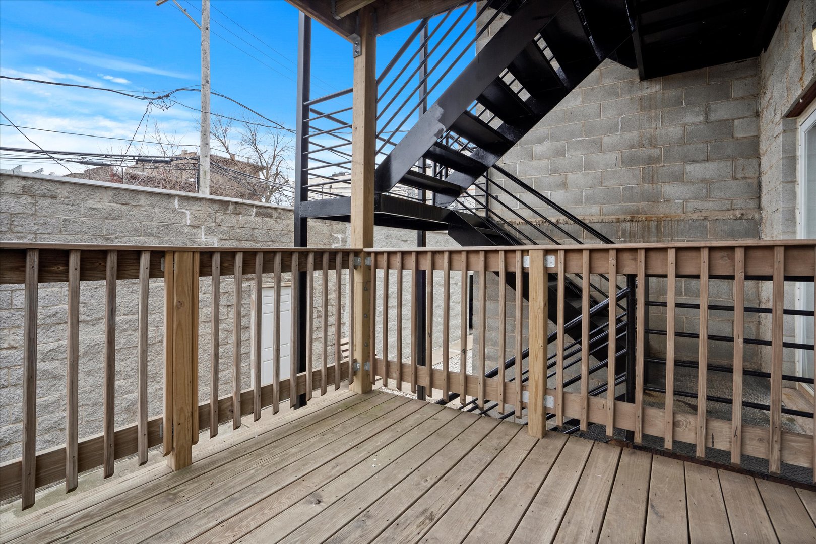 819 N Bishop Street Unit: 1