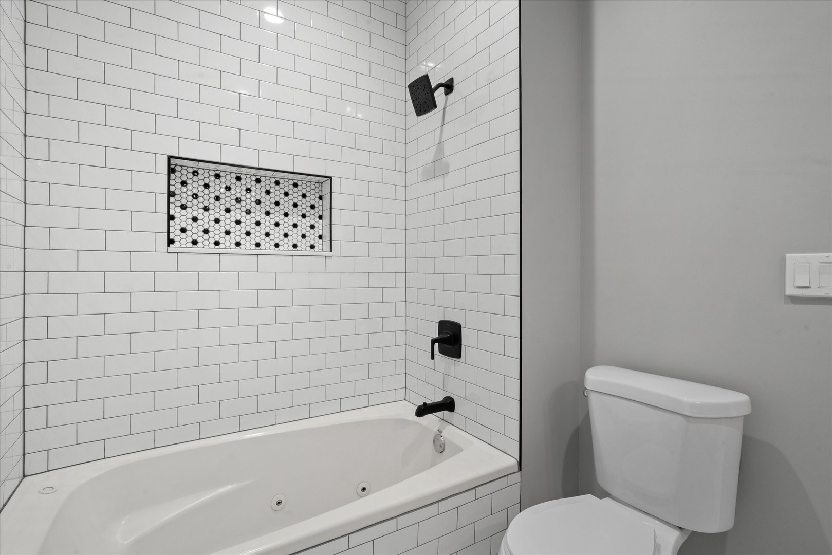 819 N Bishop Street Unit: 1