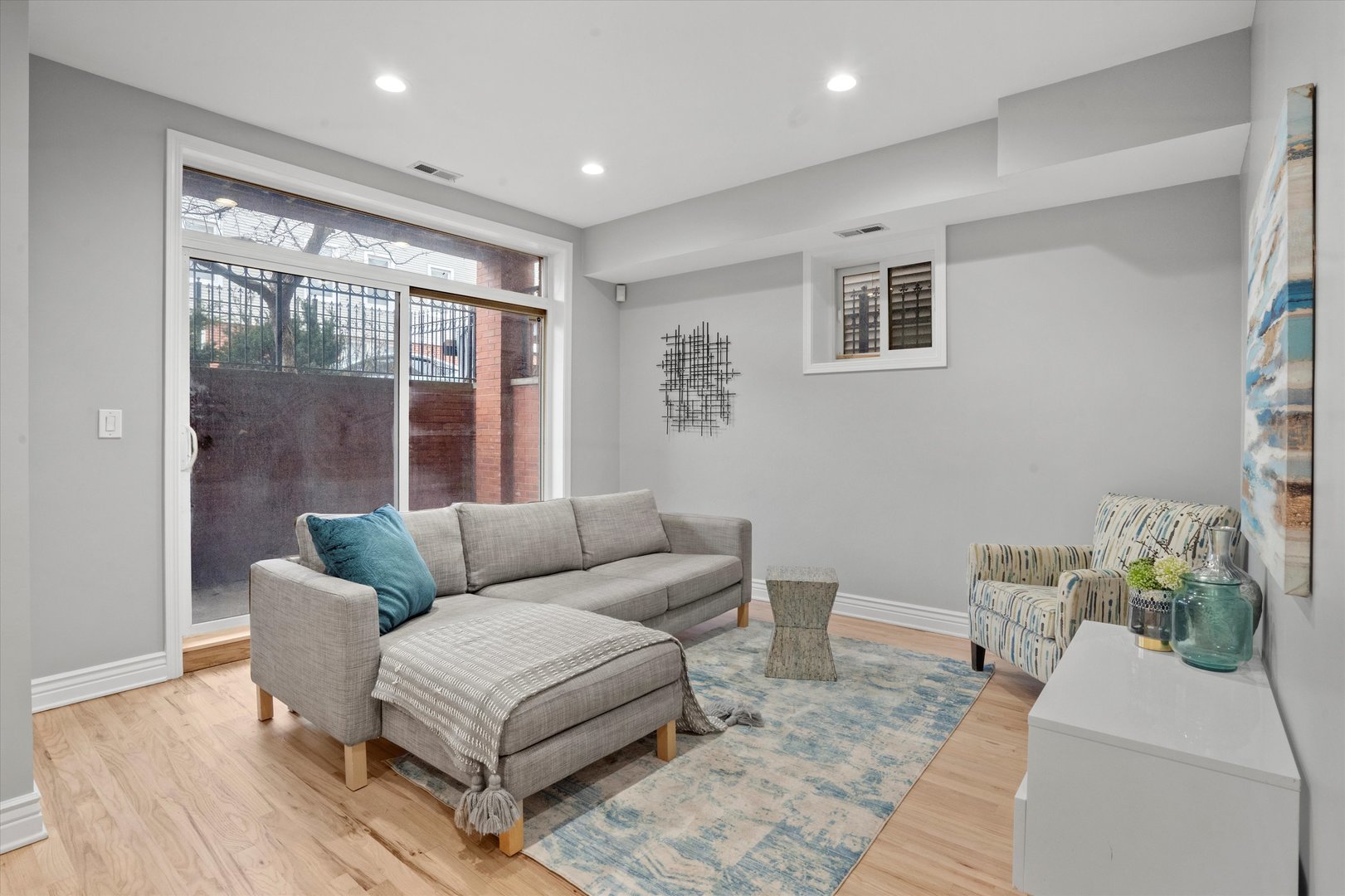 819 N Bishop Street Unit: 1