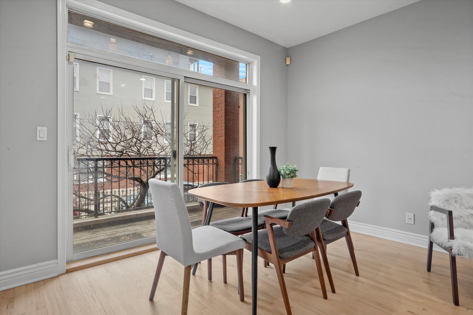 819 N Bishop Street Unit: 1