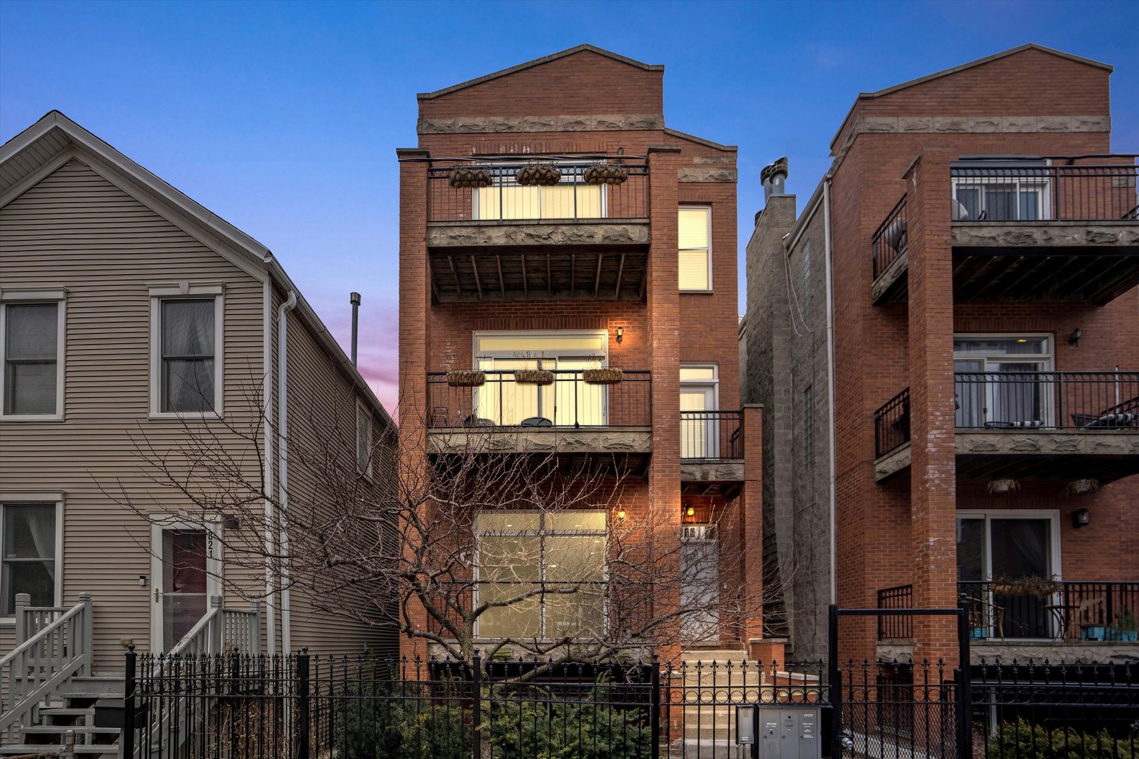 819 N Bishop Street Unit: 1