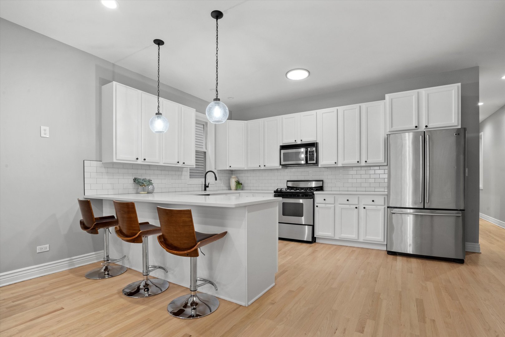 819 N Bishop Street Unit: 1