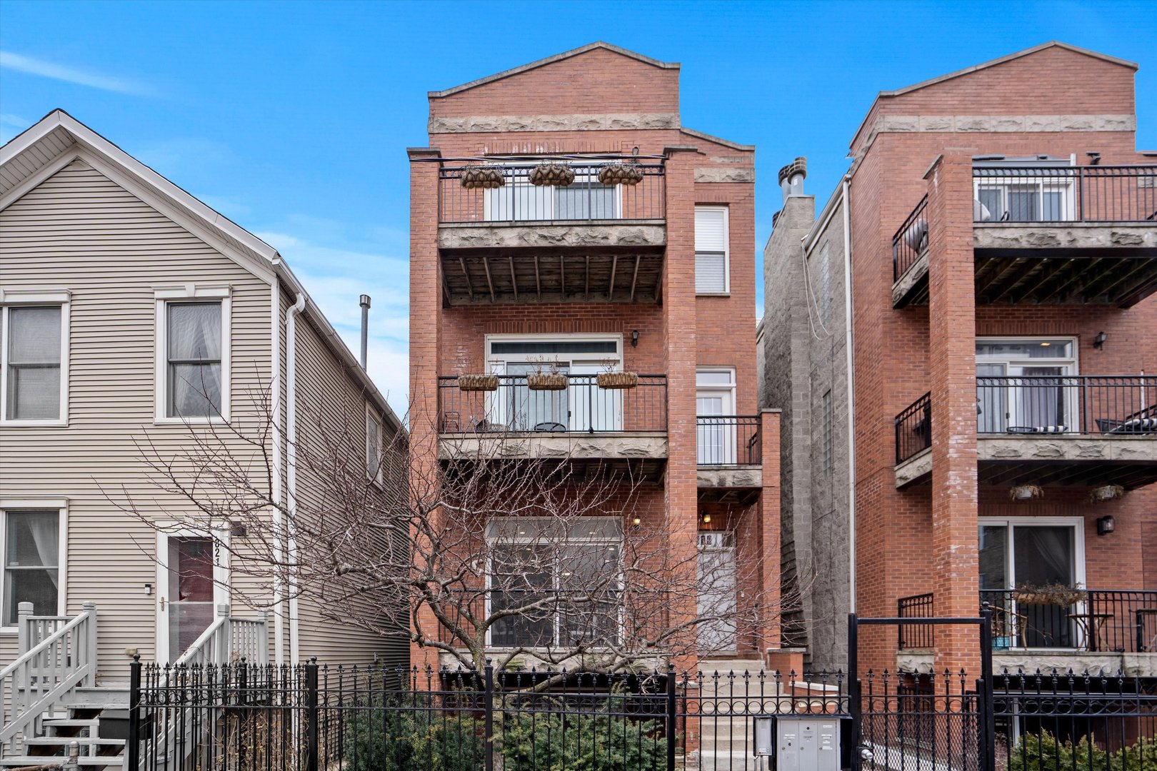 819 N Bishop Street Unit: 1