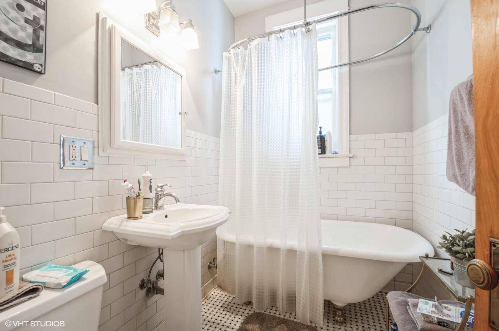 2628 N Ridgeway Avenue Unit: 1