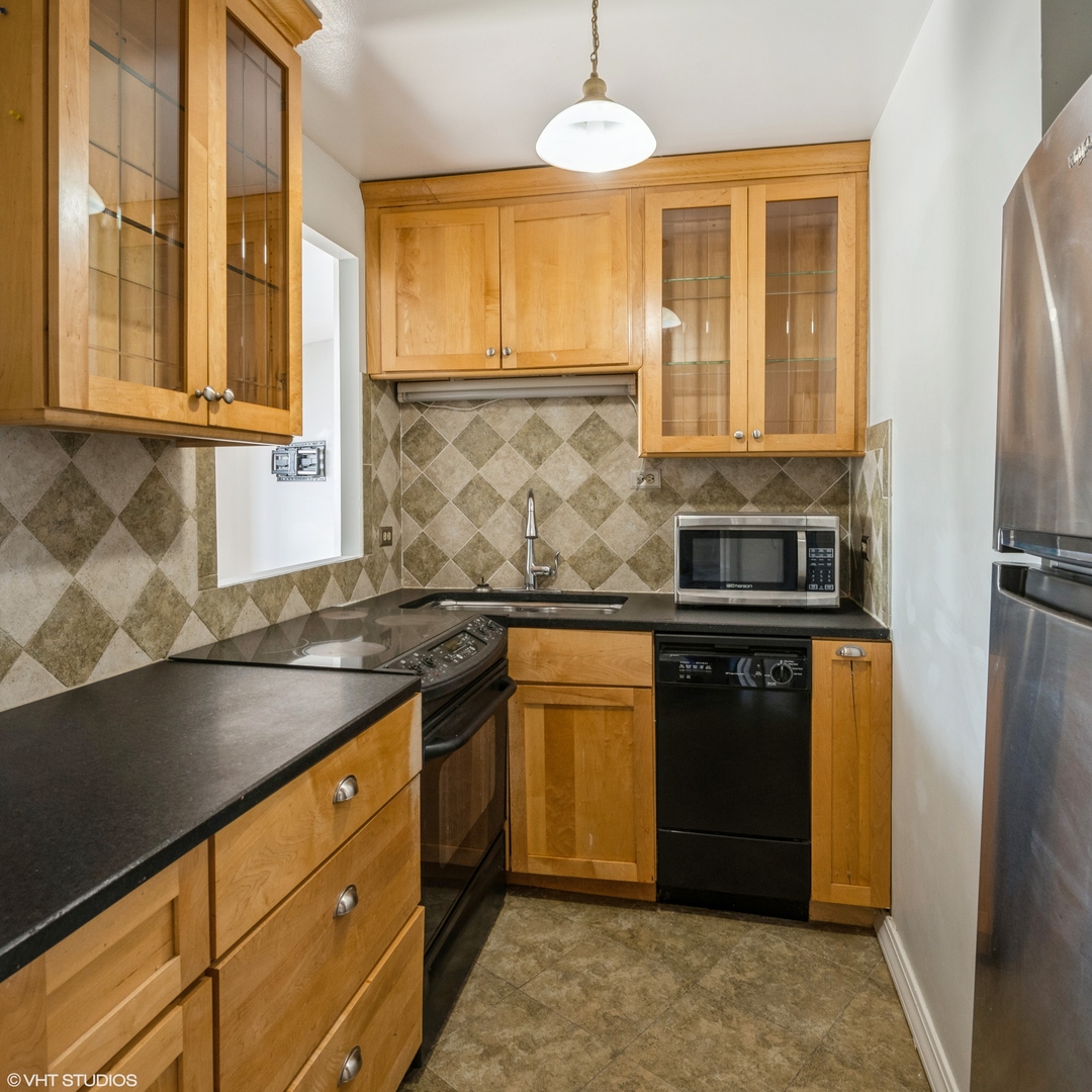 5415 N Sheridan Road Unit: 2012