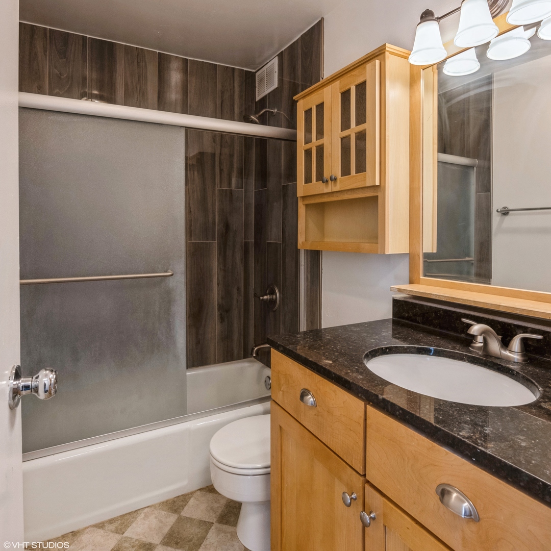 5415 N Sheridan Road Unit: 2012