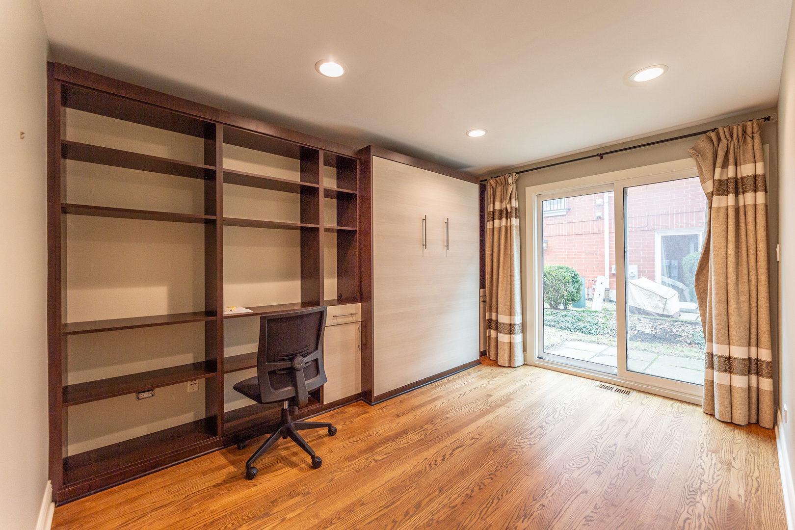 2803 N WOLCOTT Avenue Unit: D