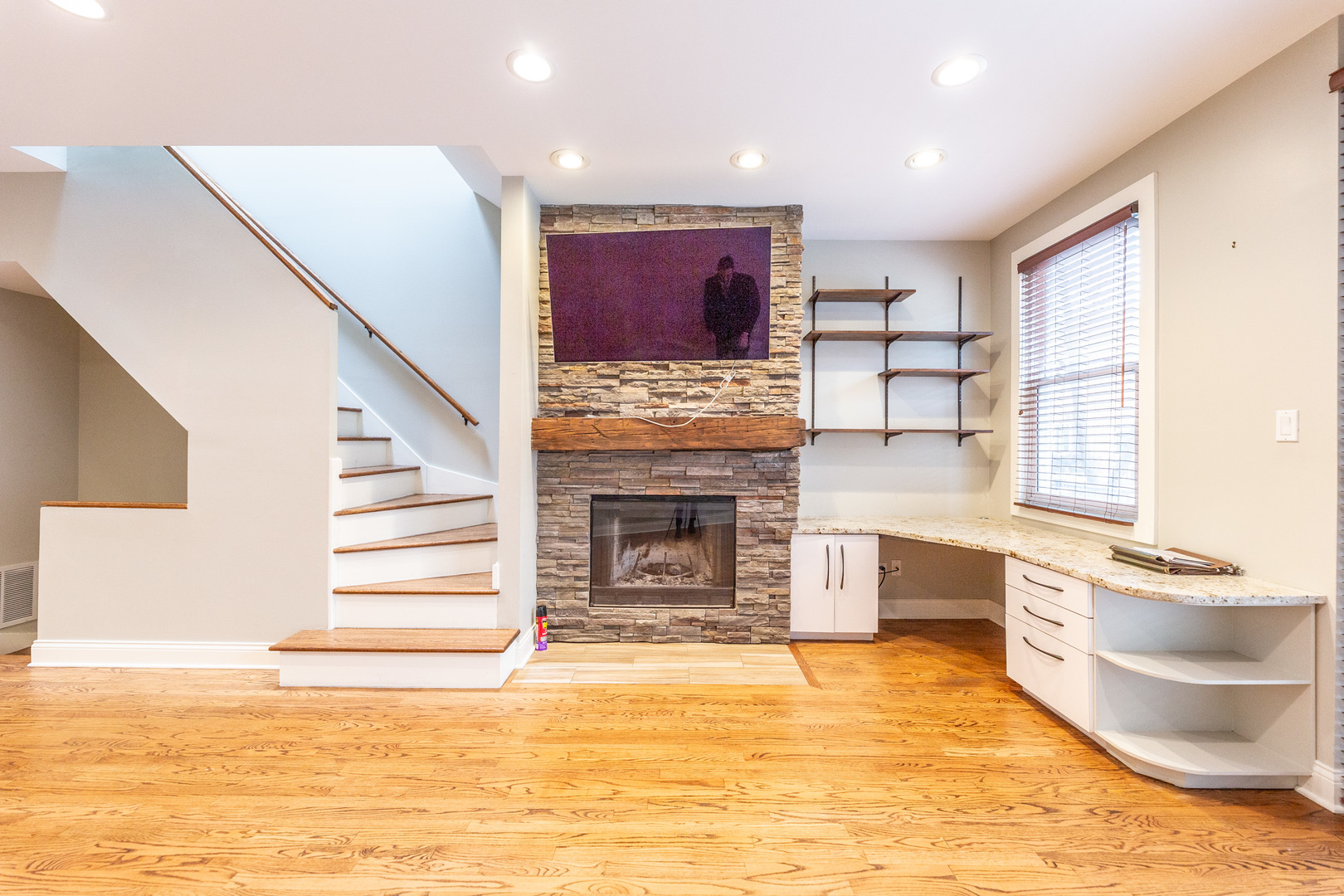 2803 N WOLCOTT Avenue Unit: D