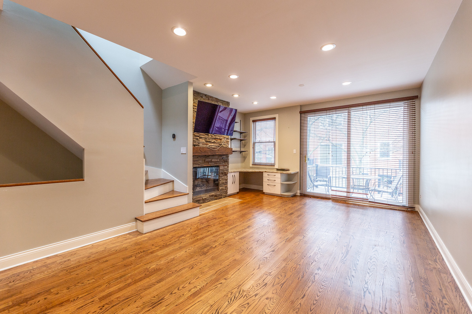 2803 N WOLCOTT Avenue Unit: D