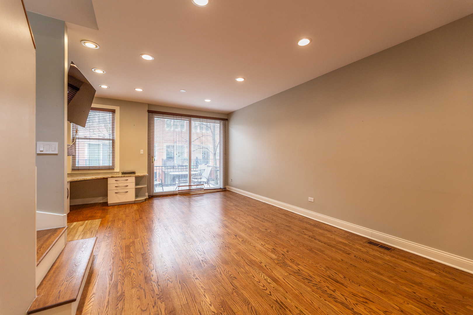 2803 N WOLCOTT Avenue Unit: D