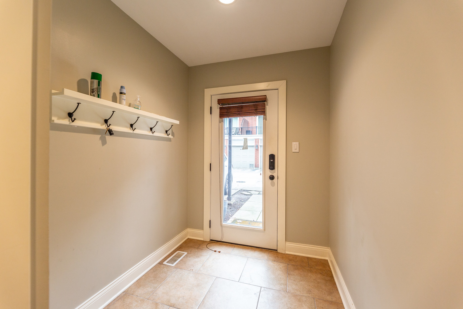2803 N WOLCOTT Avenue Unit: D