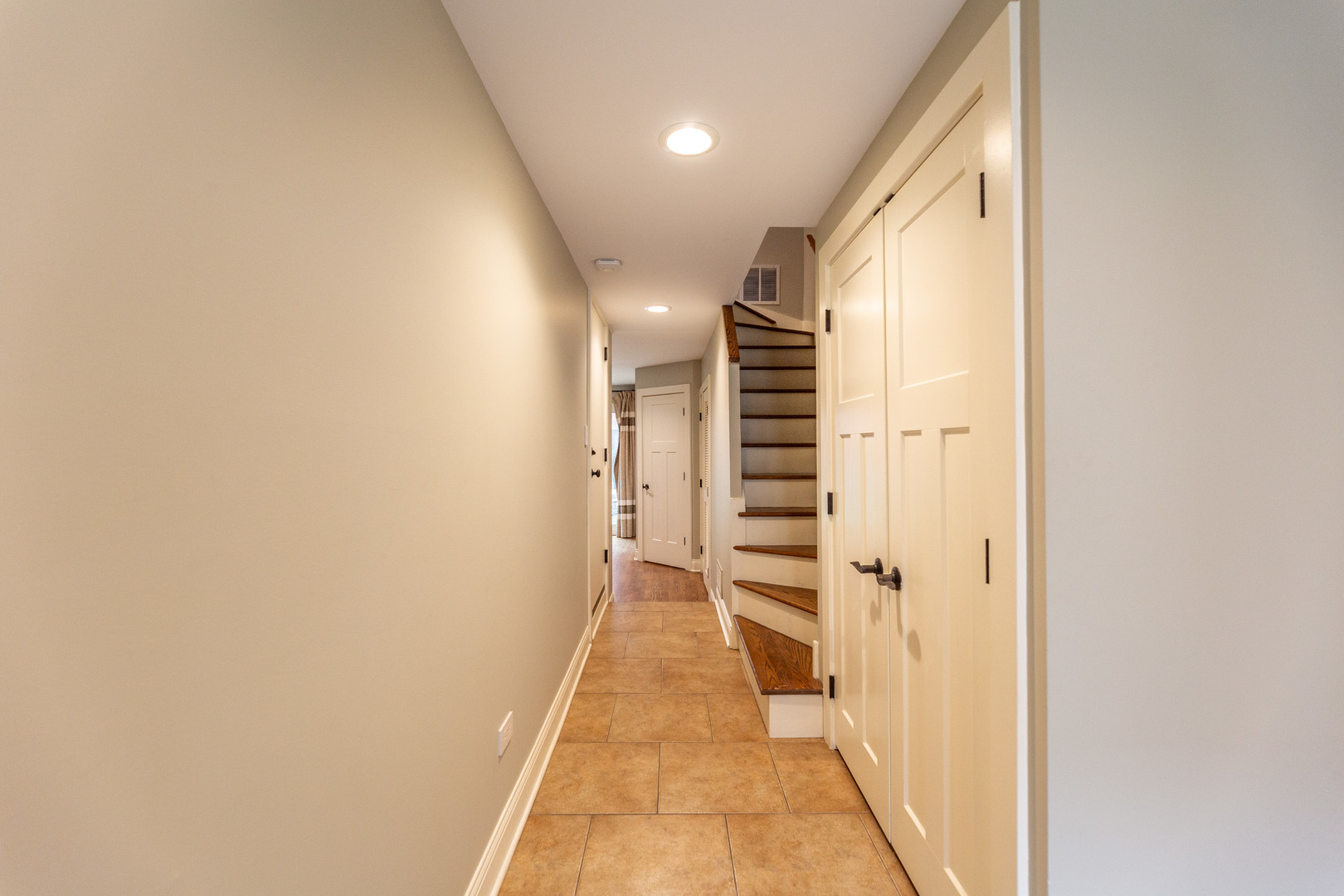2803 N WOLCOTT Avenue Unit: D