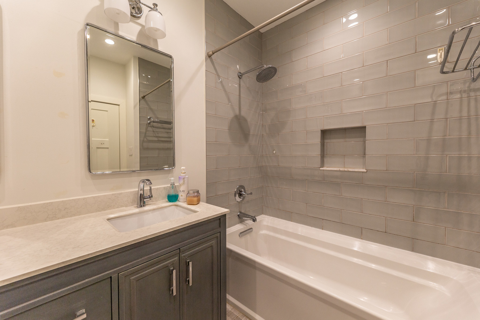 2803 N WOLCOTT Avenue Unit: D