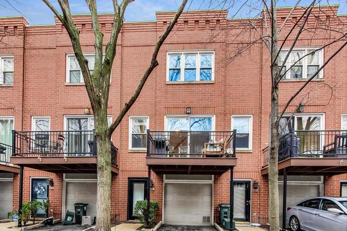 2803 N WOLCOTT Avenue Unit: D