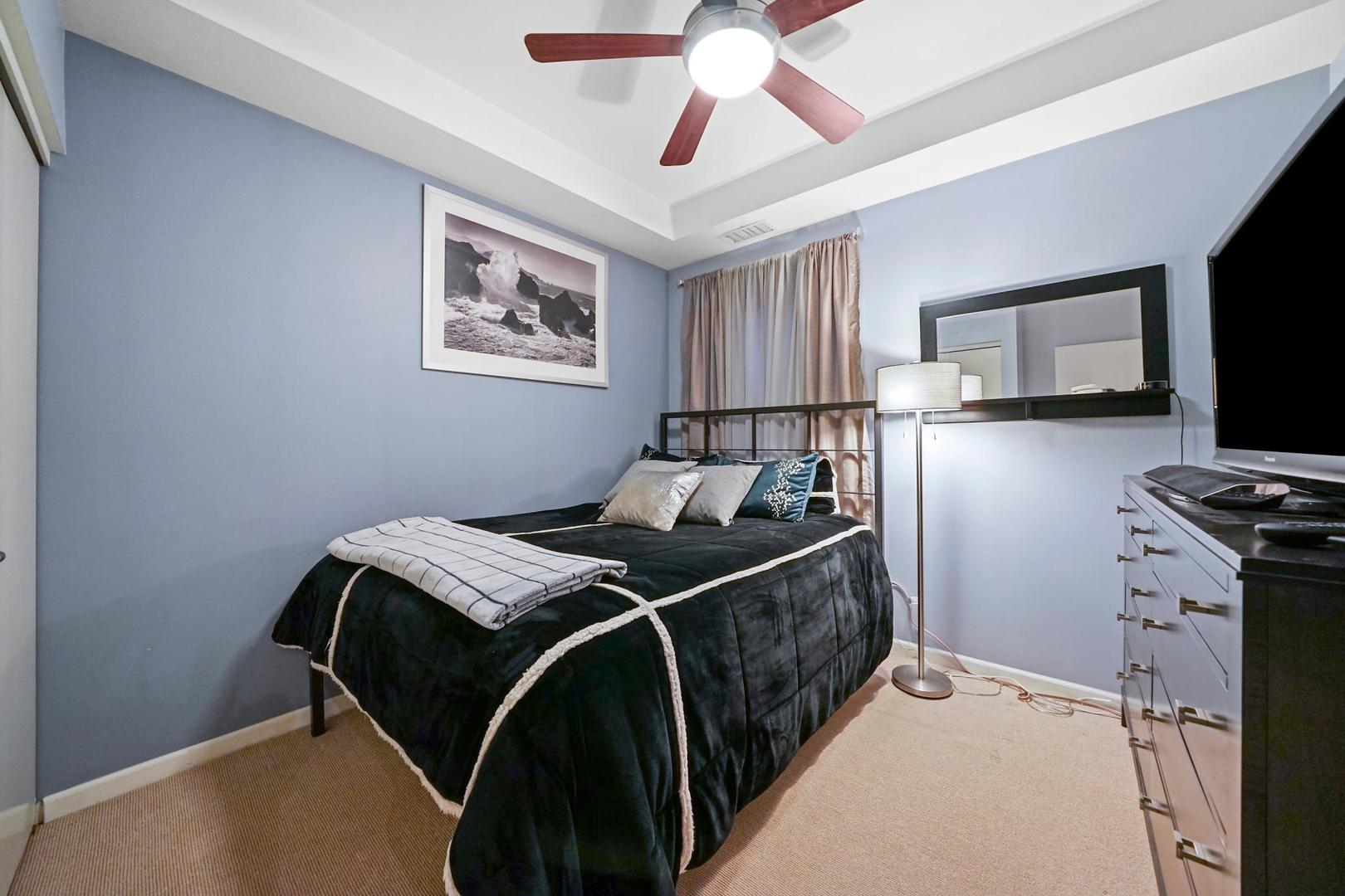 744 W Fullerton Avenue Unit: 201