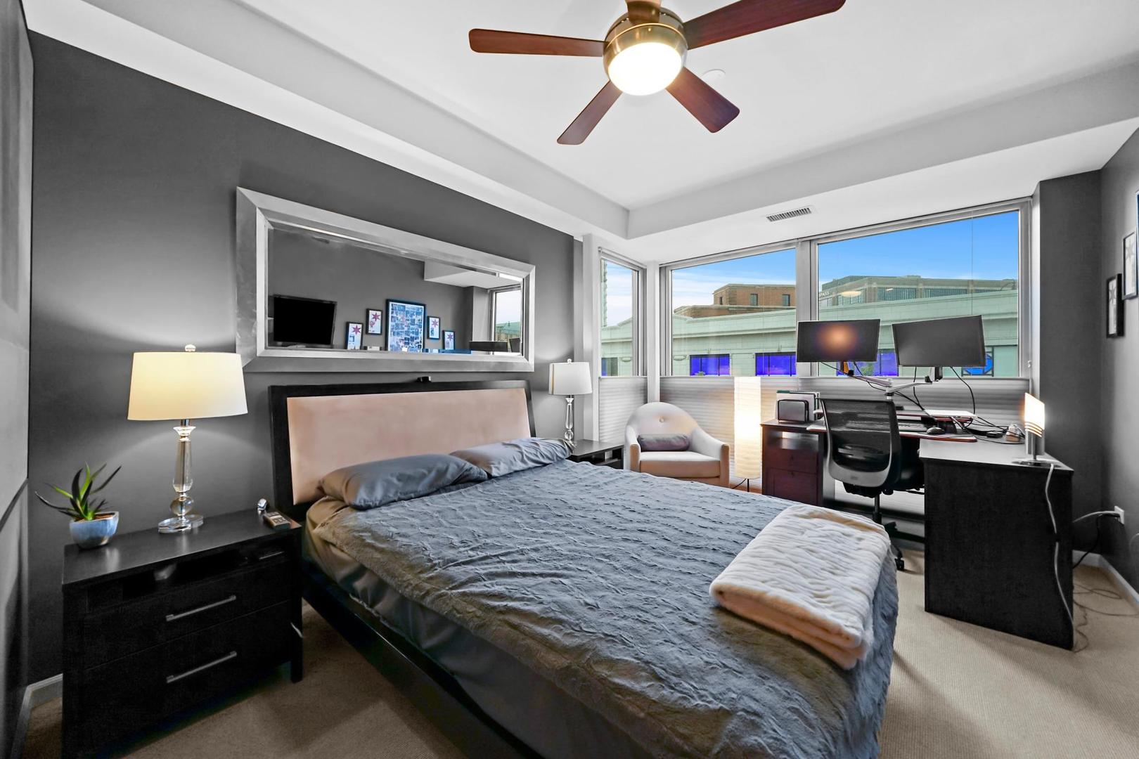 744 W Fullerton Avenue Unit: 201