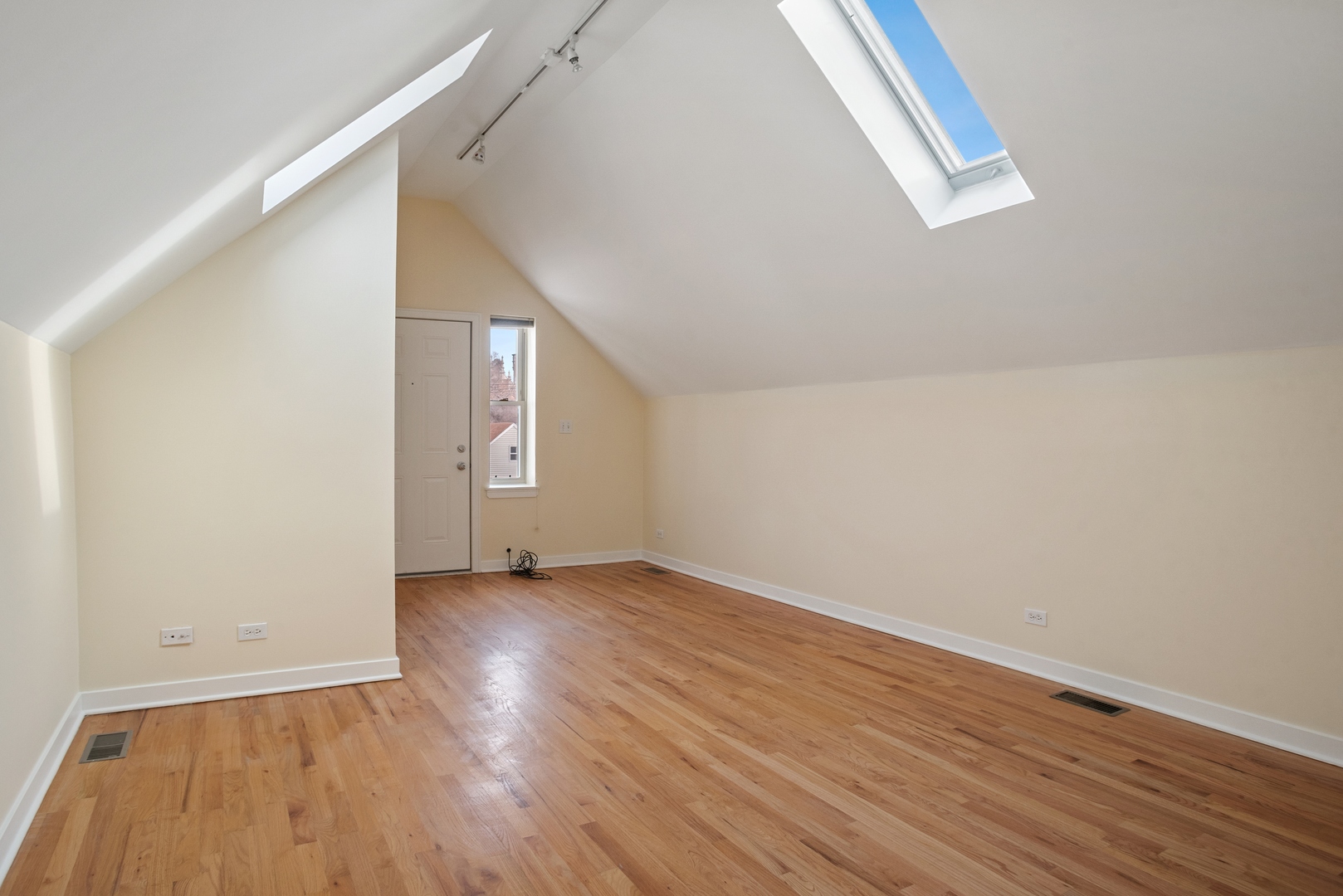 1347 N Greenview Avenue Unit: 3R