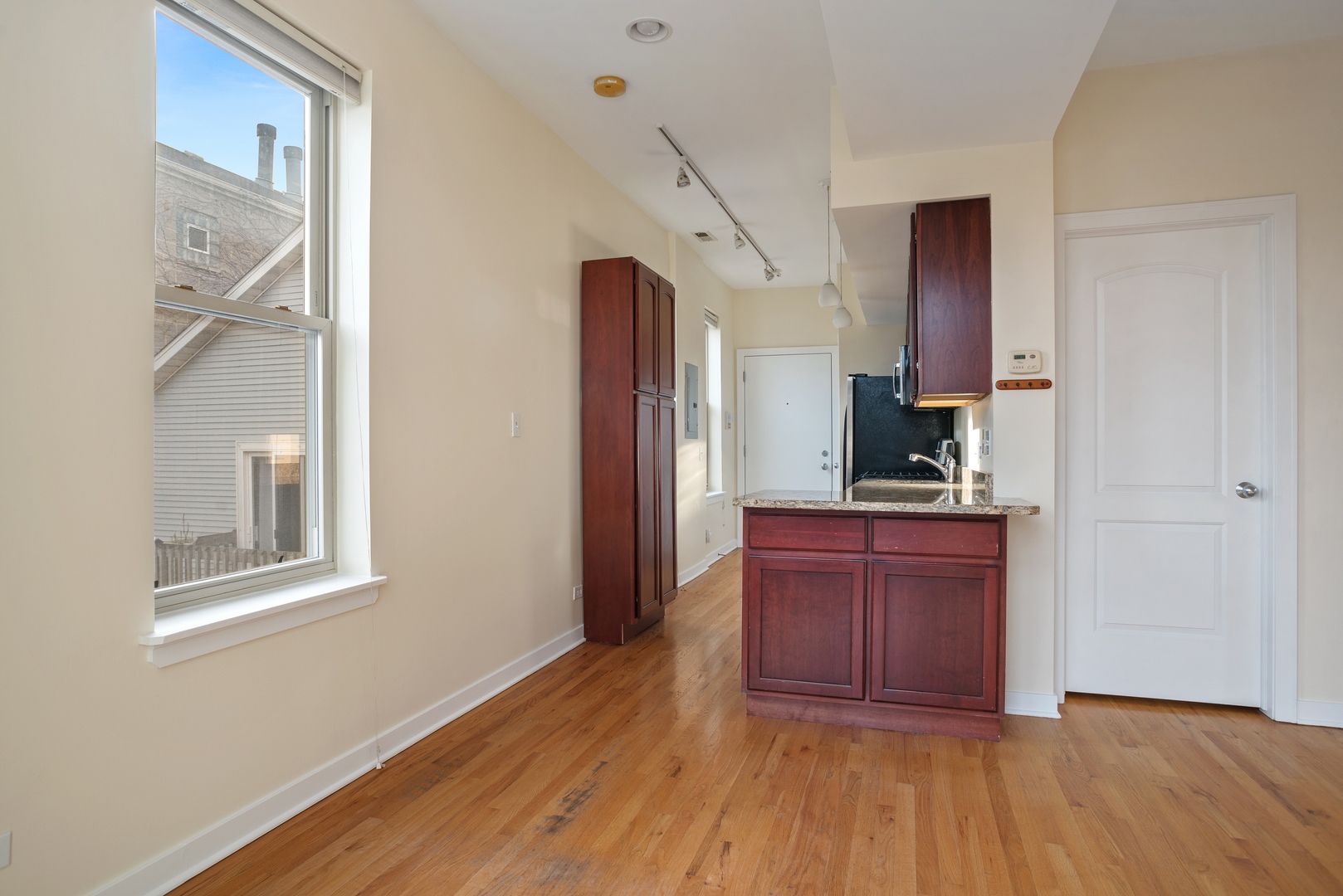 1347 N Greenview Avenue Unit: 3R