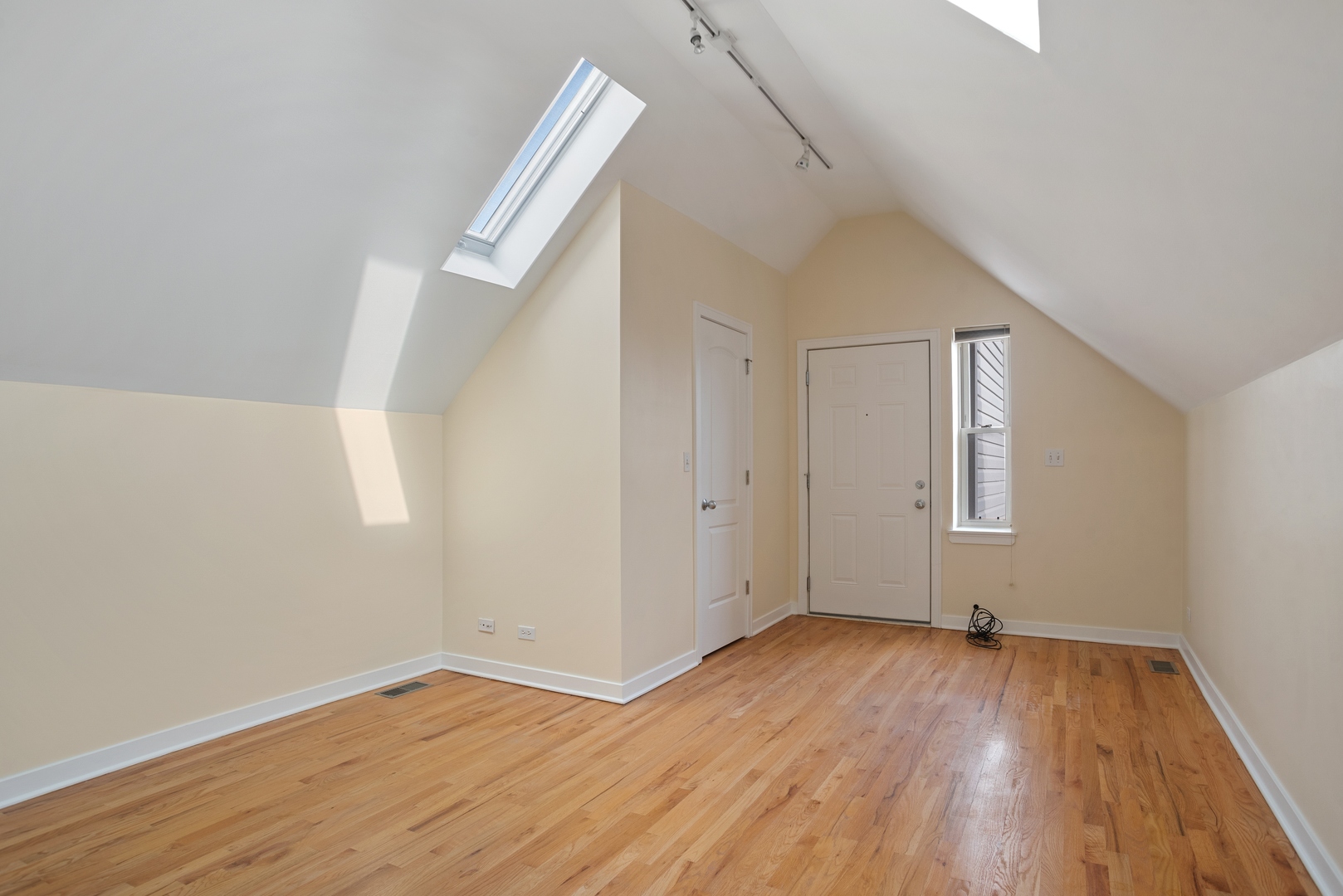 1347 N Greenview Avenue Unit: 3R