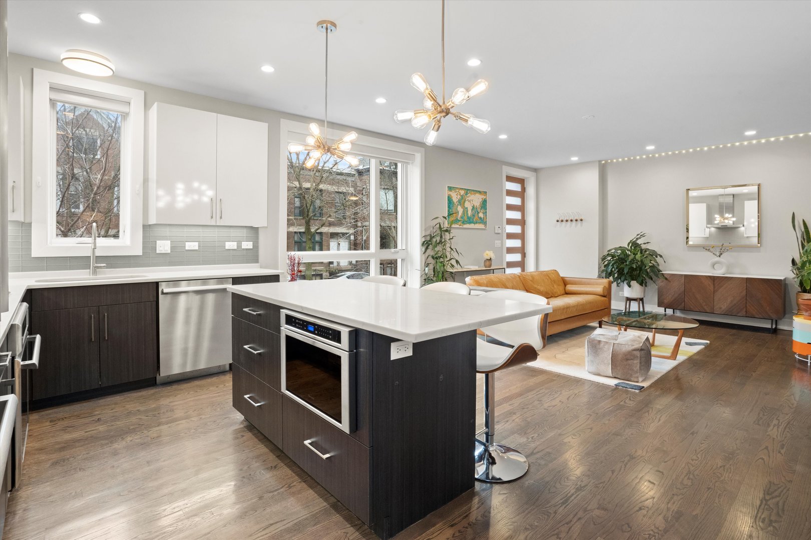 1718 W JULIAN Street Unit: 1S